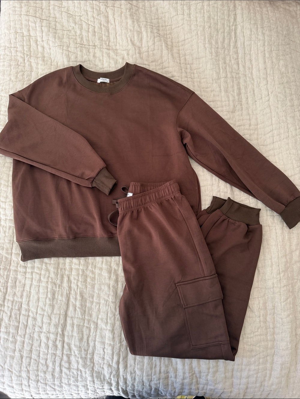 Women’s Medium Pinspark Athletic Set in Chocolate Brown (Both Pieces Included)